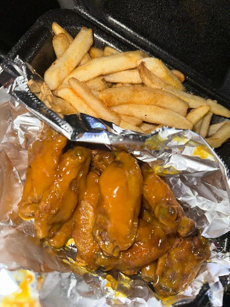 Goodfellas Pizza & Wings photo 4