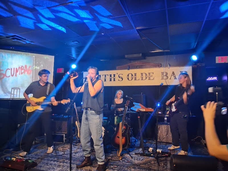 Smith's Olde Bar photo 4